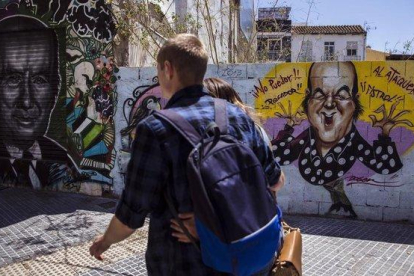 Uno de los grafitis con la cara de Chiquito de la Calzada que hay en las calles de Málaga.-EFE