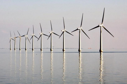 Parque eólico en la isla danesa de Samso.-REUTERS / BOB STRONG