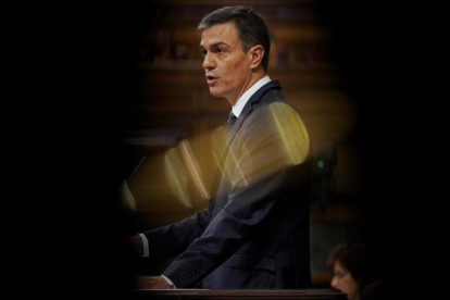 El presidente del Gobierno, Pedro Sánchez, comparece en el Congreso para dar cuenta de la venta de armas a Arabia Saudí.-JOSÉ LUIS ROCA