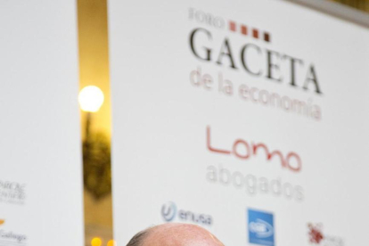 El ministro de Economia, Luis de Guindos, asiste al Foro Gaceta 'Los retos de la economía española'.-ICAL