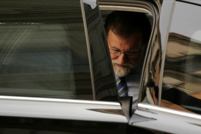 Rajoy, a su llegada al Congreso de los Diputados.-EL PERIÓDICO