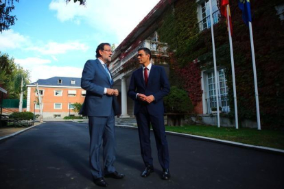 Mariano Rajoy y Pedro Sánchez, este miércoles en la Moncloa.-