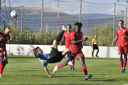 El Numancia disputó el pasado sábado su primer partido de pretemporada frente a la SD Logroñés. Valentín Guisande