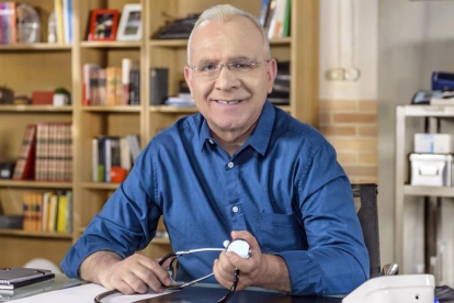 El doctor Nicolás Romero, director y presentador del programa de TVE-1 Doctor Romero-TVE