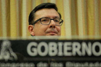 El ministro de Economía, Román Escolano, en una comparecencia en el Congreso de los Diputados.-/ JOSE LUIS ROCA