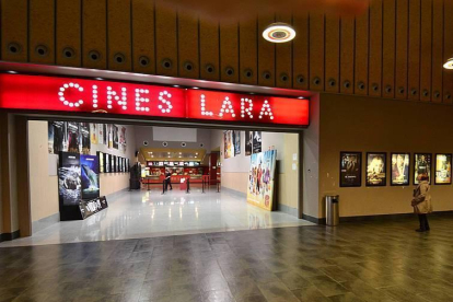 Cines Lara, en Soria.-VALENTÍN GUISANDE