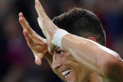 Cristiano Ronaldo celebra un gol con la Juventus ante el Udinese.-REUTERS / STEFANO RELLANDINI