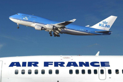 Aviones de Air France y de KLM en el aeropuerto de Ámsterdam.-AFP