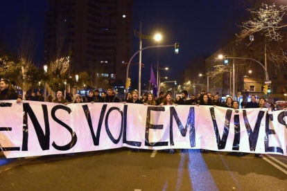 Manifestación contra la violencia machista en Nou Barris, en marzo pasado.-ADRIANA DOMÍNGUEZ