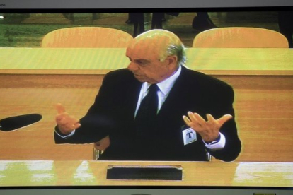 Fotografía del monitor de la Audiencia Nacional mientras declaraba el expresidente del BBVA, Francisco González, como testigo en el caso Bankia.-EFE / FERNANDO VILLAR