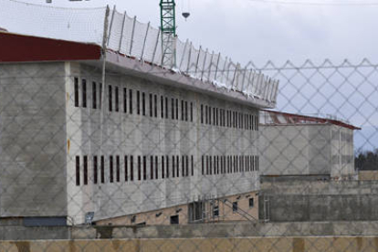 Aspecto de las obras del futuro centro penitenciario de Soria en el barrio de Las Casas. / VALENTÍN GUISANDE-