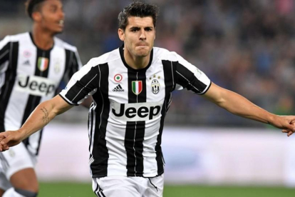 Morata, durante un partido entre la Juventus y el Milan la pasada temporada.-AFP / TIZIANA FABI
