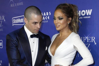 Una imagen de archivo de Jenifer López y el bailarín Casper Smart.-