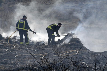 Extinción de un incendio.-LUIS ÁNGEL TEJEDOR