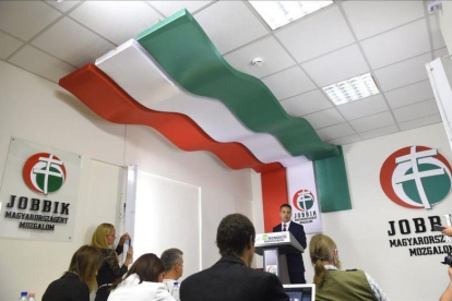 El líder del partido Jobbik, Gabor Vona, el pasado 2 de octubre tras cerrarse los colegios electorales del referemdum contra los refugiados.-EFE / TAMAS KOVACS