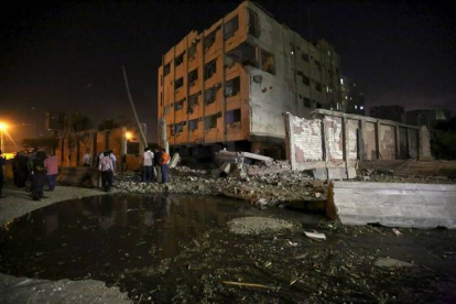 La comisaría atacada en El Cairo, tras el atentado.-Foto:   REUTERS / MOHAMED ABD EL GHANY