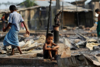 Campo de desplazados rohingya destruido tras ser incendiado.-REUTERS / SOE ZEYA TUN