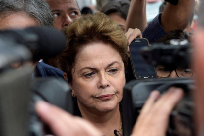 Rousseff se presentó a los comicios para la Cámara Alta en un intento por volver a la vida política.-EL PERIÓDICO