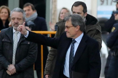 Artur Mas llega al Tribunal Supremo para comparecer ante el juez.-/ JOSÉ LUIS ROCA