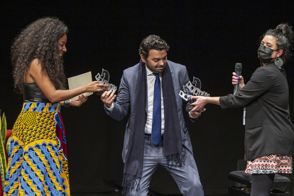 Mohamed Kheidr director de Tuktuk recoge su tercer premio - MARIO TEJEDOR