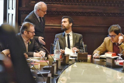 La Mesa del parlament, reunida esta mañana.-FERRAN SENDRA
