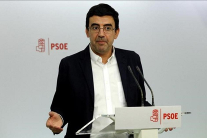 Mario Jiménez comparece tras la reunión de la gestora del PSOE.-