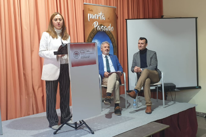 Virginia Barcones en la apertura del Encuentro de la Red de Conjuntos Históricos de Castilla y León.- HDS