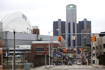Las sedes de Ford y General Motors, en el centro de Detroit, este miércoles.-AFP / BILL PUGLIANO
