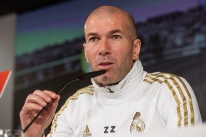 Zinedine Zidane este martes en rueda de prensa.-EFE