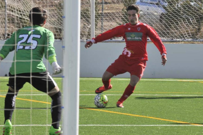 El juvenil rojillo empató sin goles ante Danok Bat.-MARÍA FERRER