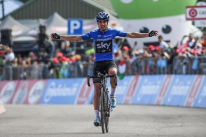 Mikel Landa celebra su primer triunfo de etapa en este Giro, ayer.-AP / ALESSANDRO DI MEO