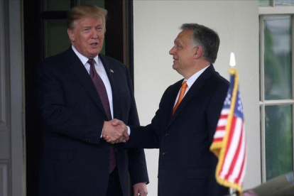 Trump recibe a Orban en la Casa Blanca.-REUTERS / LEAH MILLIS