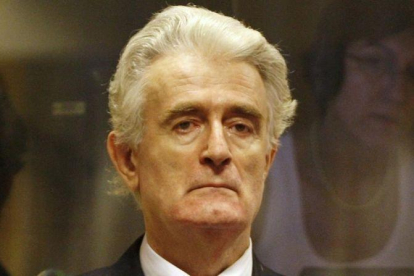 Karadzic, en su aparición inicial en el tribunal, el 31 de julio del 2008.-AP / JERRY LAMPEN