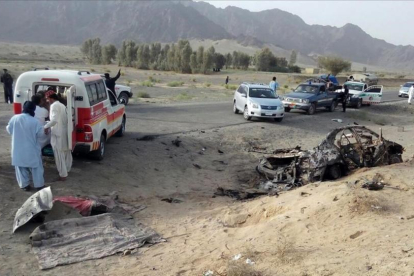 El coche en el que iba Mullah Akhtar Mansour quedó reducido a un amasijo de hierros tras el ataque estadounidense.-Abdul Malik
