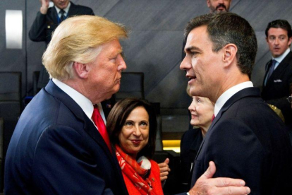 El jefe del Gobierno espanol Pedro Sanchez y el presidente de Estados Unidos Donald Trump.-HORST WAGNER (EFE)