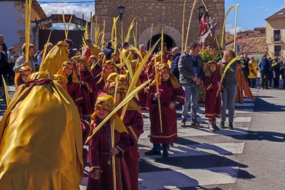 Imagen de la procesión de La Borriquilla, ayer, en El Burgo de Osma. ANA HERNANDO