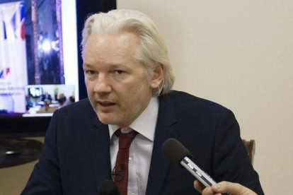 Julian Assange, en la rueda de prensa que ofreció el pasado 19 de junio en la embajada de Ecuador en Londres.-Foto: EFE