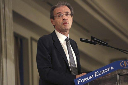Jordi Gual, presidente de CaixaBank, esta mañana en el Foro Nueva Economía.-DAVID CASTRO