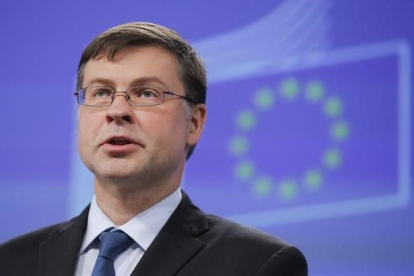 Valdis Dombrovskis, actual vicepresidente de la Comisión Europea y exprimer ministro de Letonia.-EFE/OLIVIER HOSLET