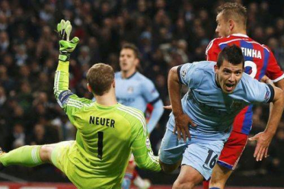 Agüero celebra el gol de la victoria del City ante el Bayern.-Foto: REUTERS / PHIL NOBLE