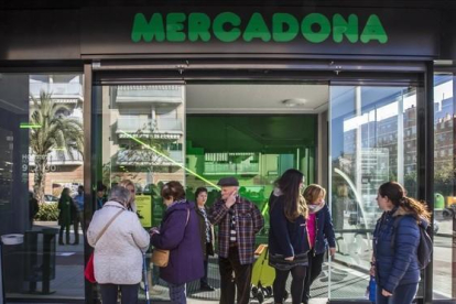 El supermercado abre su primer mostrador de pastas y pizzas en Burjassot (Valencia) en lo que podría escalar a un nuevo modelo de negocio para la compañía-MIGUEL LORENZO