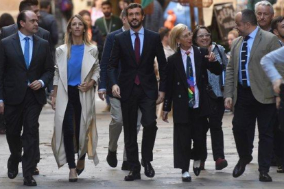 Pablo Casado,  Cayetana Álvarez de Toledo y Rosa Diez antes del acto PP en el salon del Tinell-JORDI COTRINA