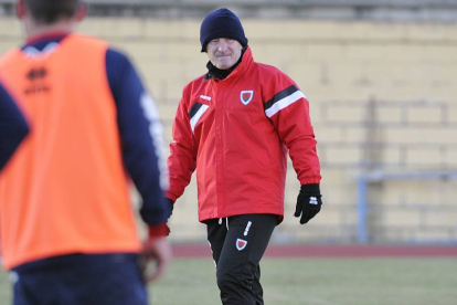 El entrenador del Numancia, Juan Antonio Anquela.-VALENTÍN GUISANDE