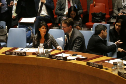 La embajadora de EEUU ante la ONU, Nikki Haley, en la reunión del Consejo de Seguridad-AFP / SPENCER PLATT