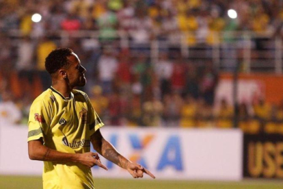Neymar disfrutó en un partido que ganó su equipo por 13-9.-REUTERS / LEONARDO BENASSATTO