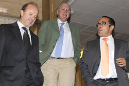 Alfredo Sanfeliz, Antonio Jiménez y Luis Rey. / V.G.-
