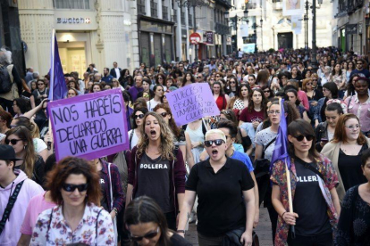 Manifestación en contra de la sentencia de 'La manada' en Zaragoza.-EL PERIÓDICO
