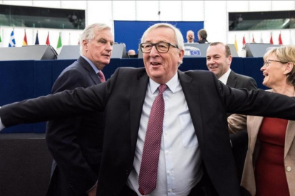 Jean-Claude Juncker, en la sesión plenaria del Europarlamento.-EFE / PATRICK SEEGER