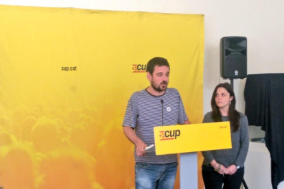 Lluc Salellas y María Sirvent, de la CUP, anuncian la abstención-CUP PAÏSOS CATALANS TWITTER