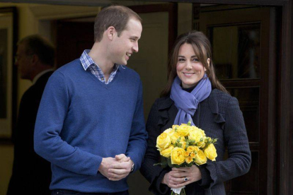 Fotografía de archivo. El príncipe William junto a su mujer, Kate Middleton.-Foto: ALASTAIR GRANT / AP
